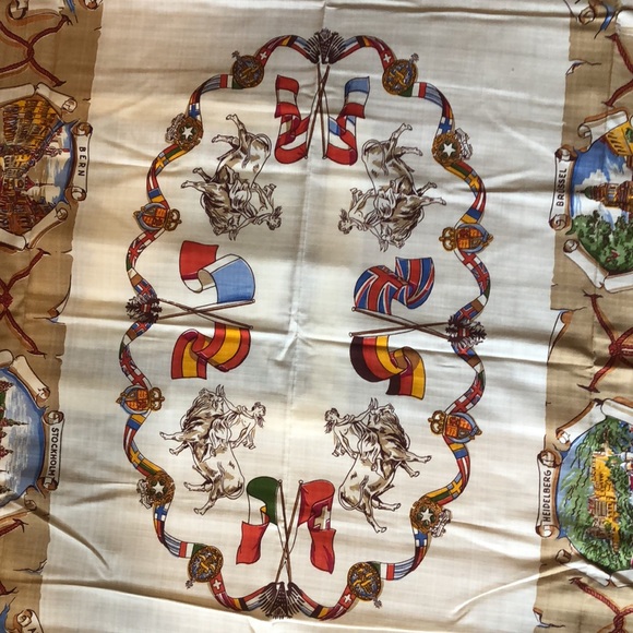 European linen tablecloth highlighting Germany 6 matching napkins circa 1950 - Picture 9 of 12